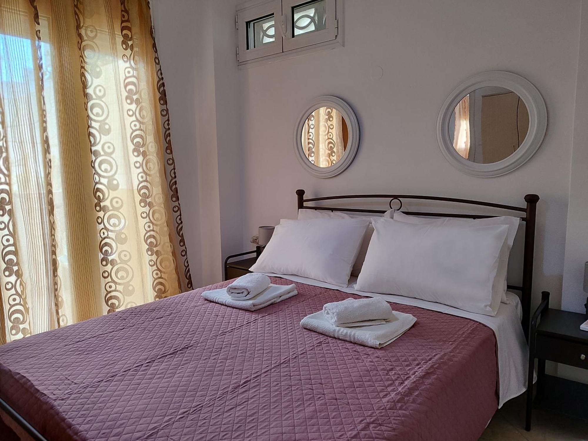 Georgia'S Family Apartment Ираклио Екстериор снимка
