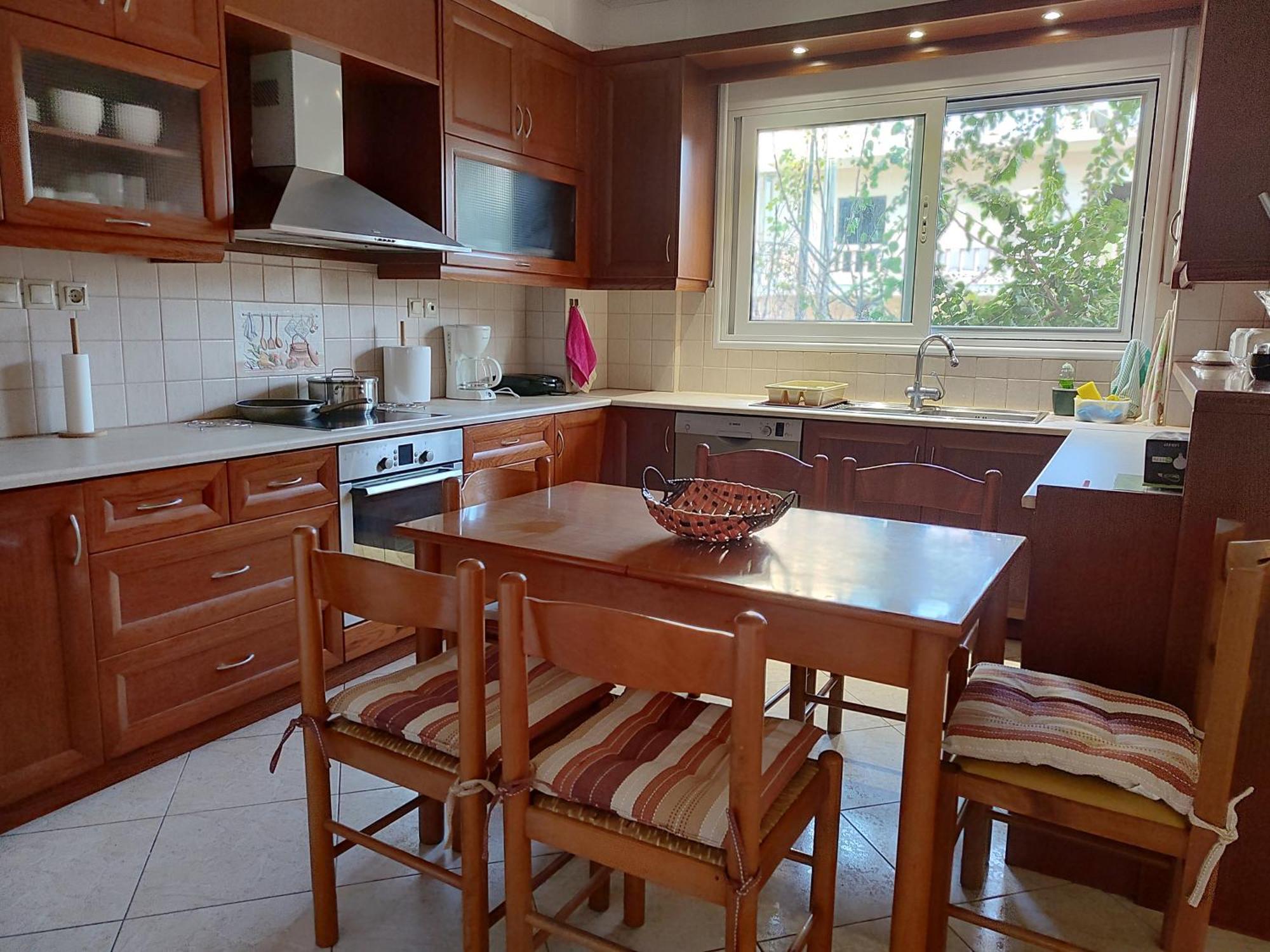 Georgia'S Family Apartment Ираклио Екстериор снимка