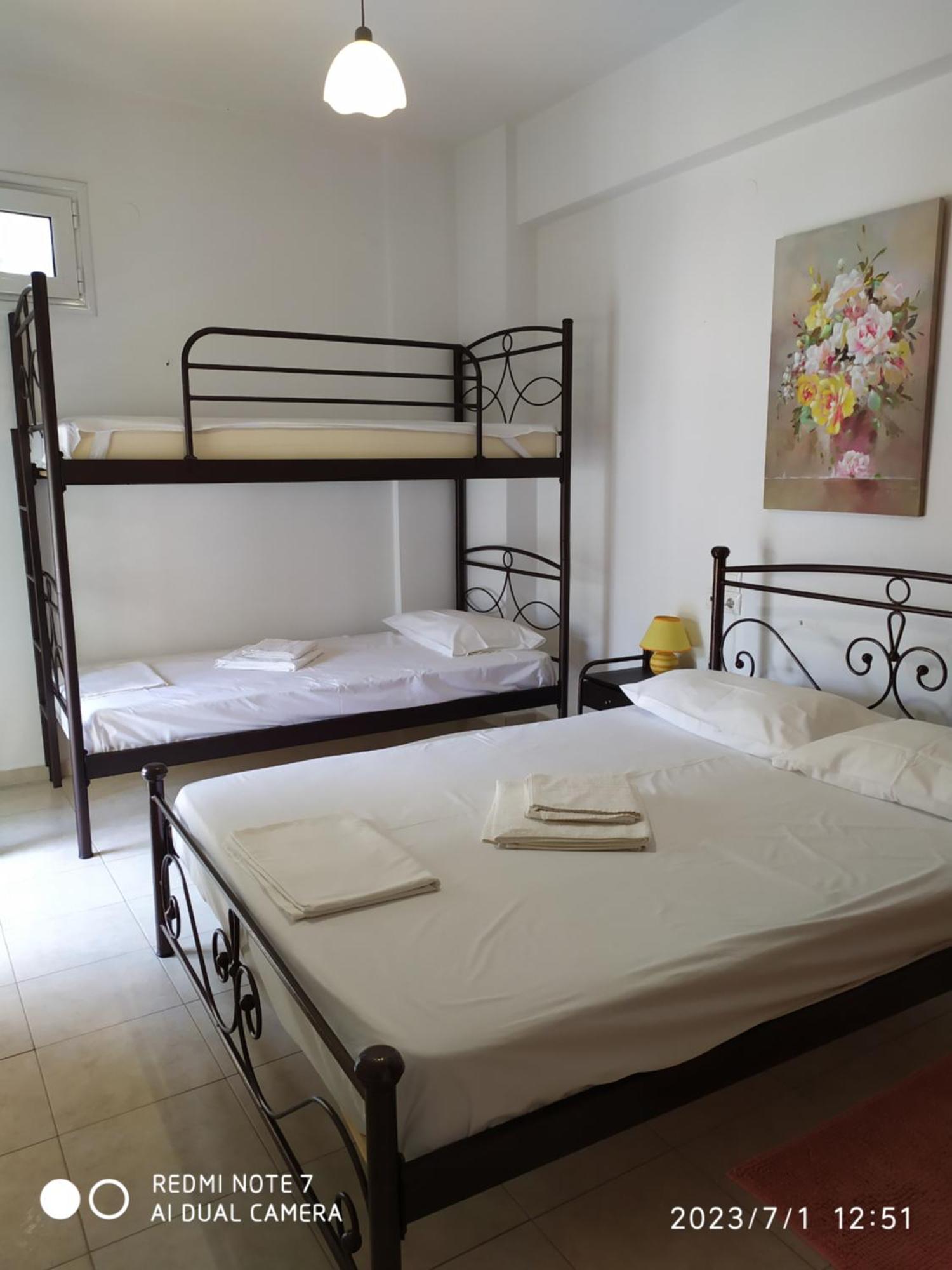 Georgia'S Family Apartment Ираклио Екстериор снимка