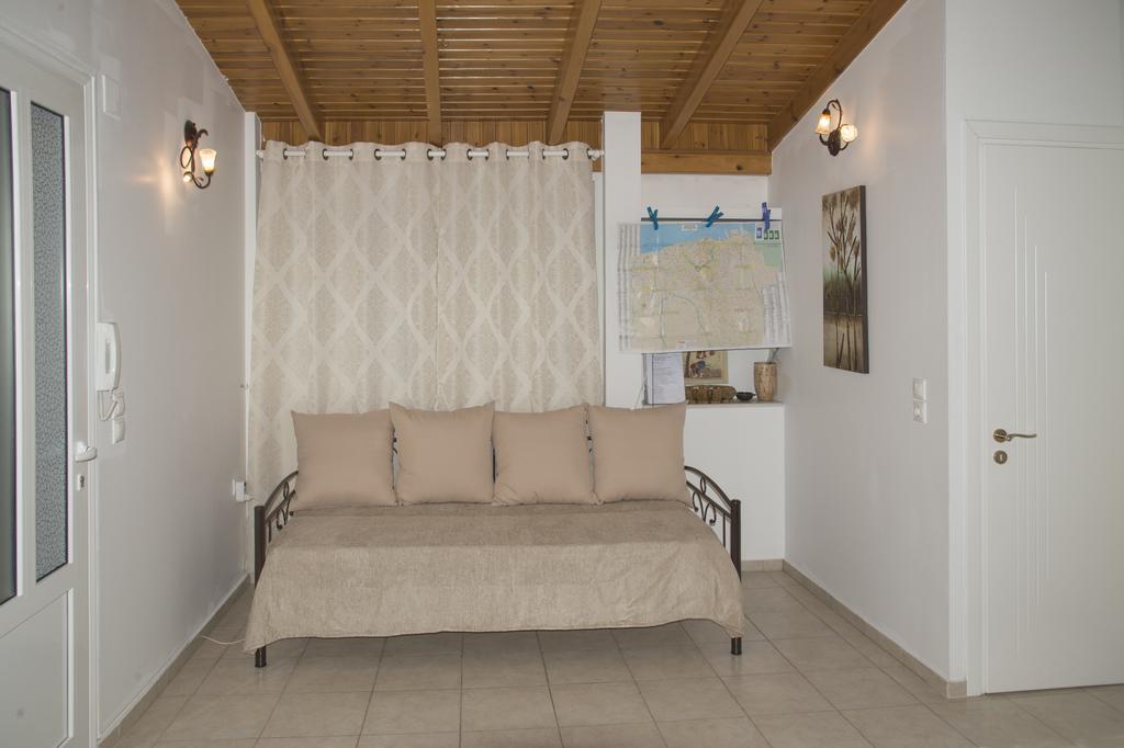 Georgia'S Family Apartment Ираклио Екстериор снимка